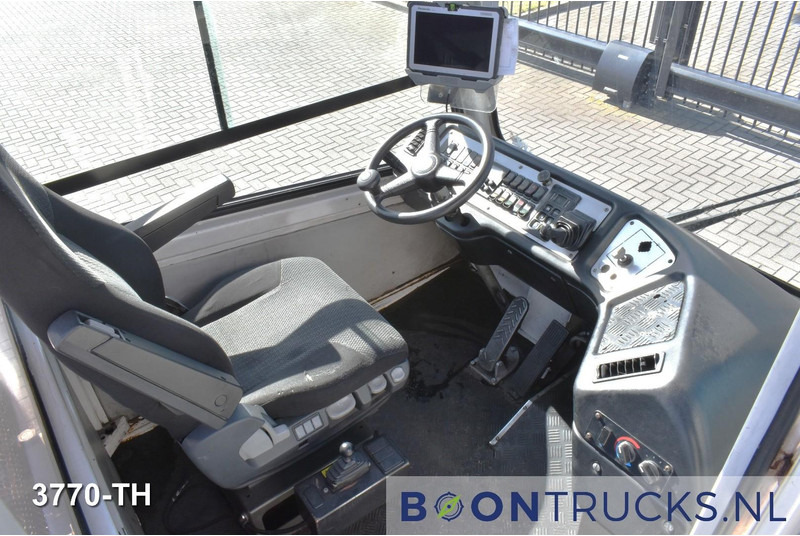 Terberg YT222 4x2 | TERMINAL TRUCK * NL KENTEKEN - Terminal tractor: picture 2 Terberg YT222 4x2 | TERMINAL TRUCK * NL KENTEKEN - Terminal tractor: picture 2