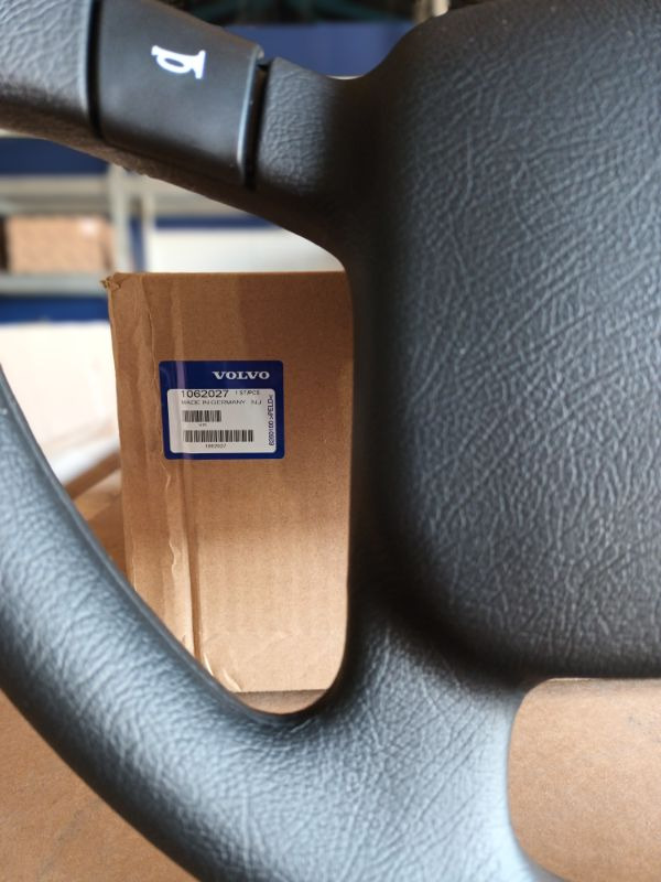 VOLVO STEERING WHEEL 1062027 - Steering wheel for Truck: picture 4 VOLVO STEERING WHEEL 1062027 - Steering wheel for Truck: picture 4