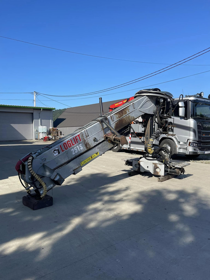 Loglift 251S - Truck mounted crane: picture 1 Loglift 251S - Truck mounted crane: picture 1
