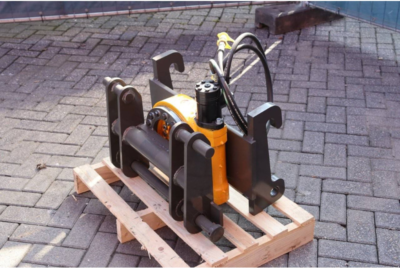 Giant - Attachment: picture 3 Giant - Attachment: picture 3