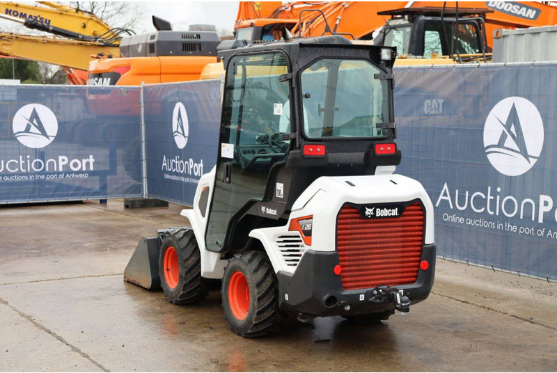 Bobcat L28 - Wheel loader: picture 4 Bobcat L28 - Wheel loader: picture 4