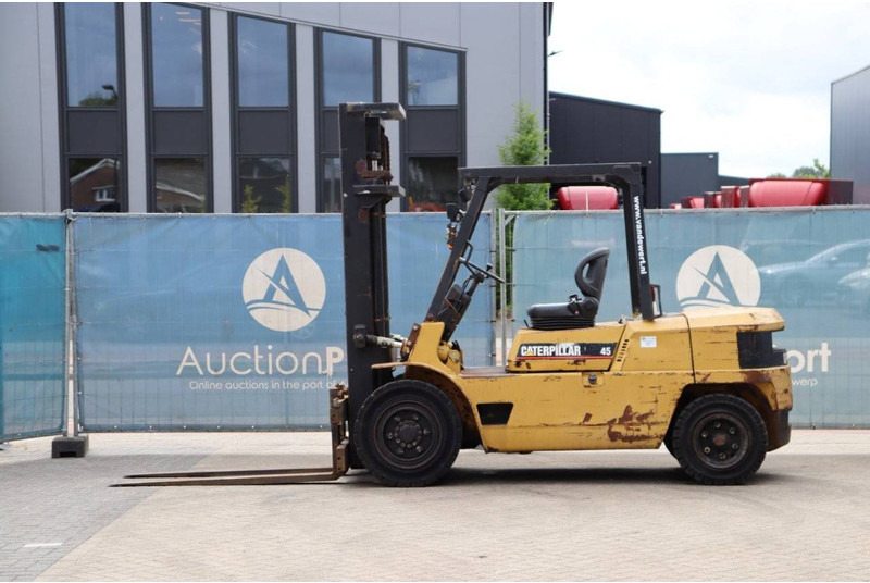 Caterpillar DP45 - Diesel forklift: picture 2 Caterpillar DP45 - Diesel forklift: picture 2