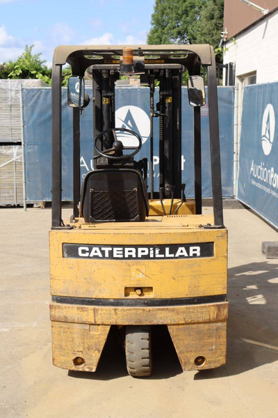 Caterpillar VMAX F30 - Electric forklift: picture 5 Caterpillar VMAX F30 - Electric forklift: picture 5