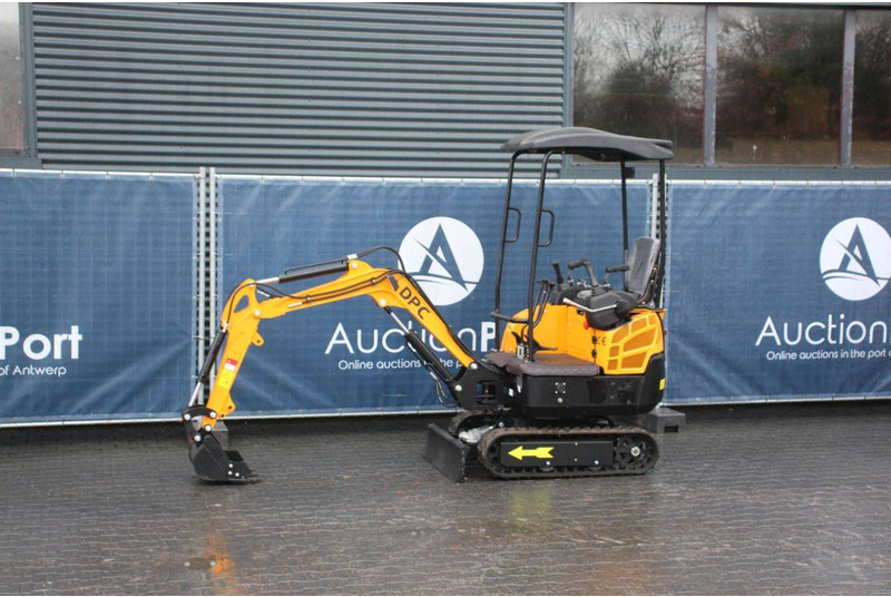 DPC HT15L - Mini excavator: picture 1 DPC HT15L - Mini excavator: picture 1