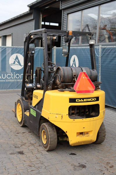 Daewoo G25P-3 - LPG forklift: picture 4 Daewoo G25P-3 - LPG forklift: picture 4