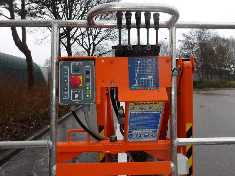 EasyLift R-190 - Articulated boom: picture 5 EasyLift R-190 - Articulated boom: picture 5
