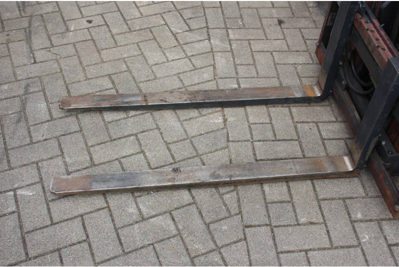 Electric forklift Fenwick-Linde E16H-02: picture 10