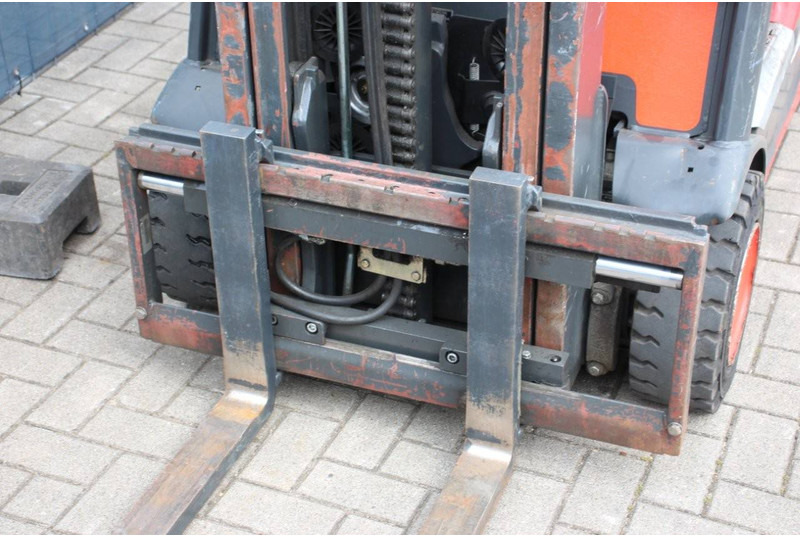 Electric forklift Fenwick-Linde E16H-02: picture 11