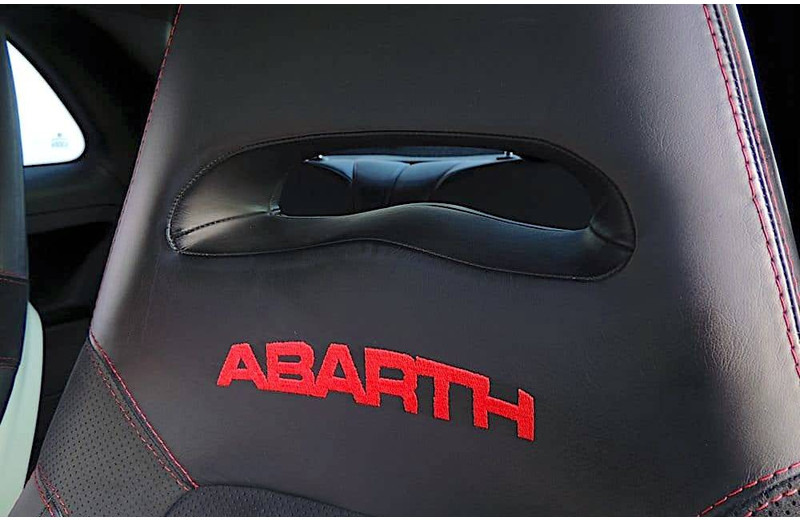 Fiat 500 Abarth Tributo Ferrari (limited 142/200) - Car: picture 5 Fiat 500 Abarth Tributo Ferrari (limited 142/200) - Car: picture 5