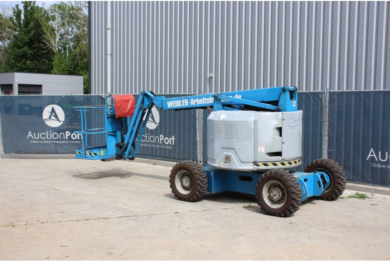 Genie Z-34/22 - Articulated boom: picture 3 Genie Z-34/22 - Articulated boom: picture 3