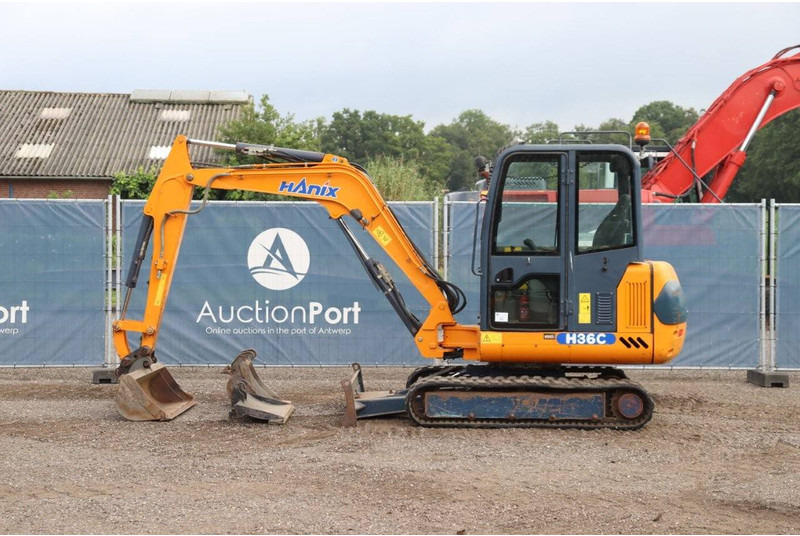 Hanix H36C - Mini excavator: picture 2 Hanix H36C - Mini excavator: picture 2