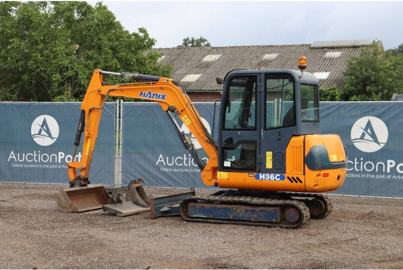 Hanix H36C - Mini excavator: picture 3 Hanix H36C - Mini excavator: picture 3