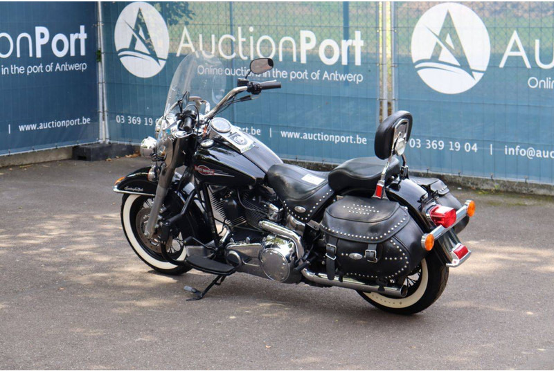 Harley-Davidson Heritage Softail Classic - Motorcycle: picture 3 Harley-Davidson Heritage Softail Classic - Motorcycle: picture 3