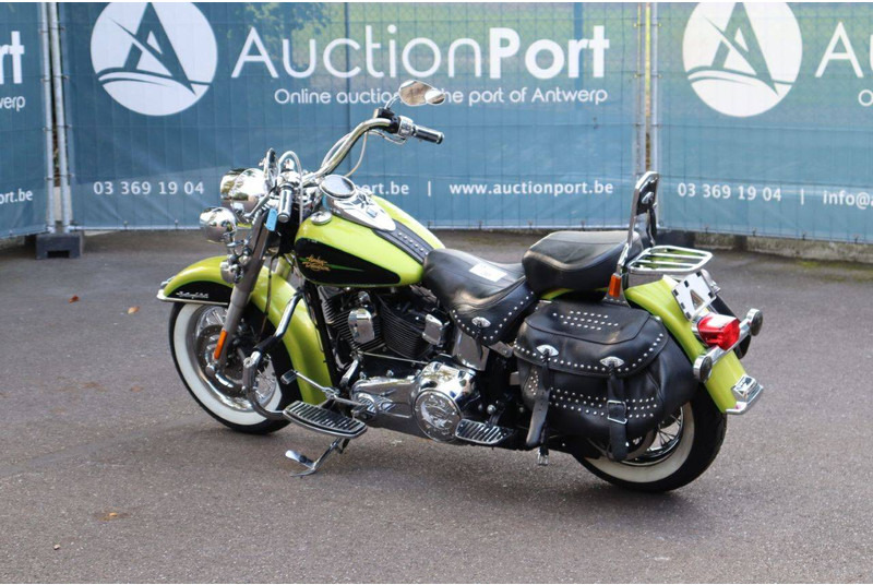 Harley-Davidson Heritage Softail Classic - Motorcycle: picture 3 Harley-Davidson Heritage Softail Classic - Motorcycle: picture 3