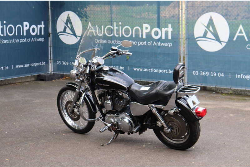 Harley-Davidson Sportster XL1200 Custom - Motorcycle: picture 3 Harley-Davidson Sportster XL1200 Custom - Motorcycle: picture 3