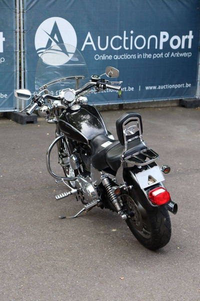 Harley-Davidson Sportster XL1200 Custom - Motorcycle: picture 4 Harley-Davidson Sportster XL1200 Custom - Motorcycle: picture 4