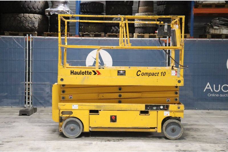 Haulotte Compact 10 - Scissor lift: picture 2 Haulotte Compact 10 - Scissor lift: picture 2
