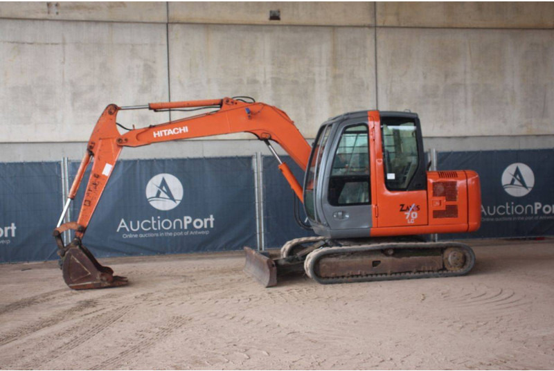 Hitachi Zaxis 70LC - Crawler excavator: picture 1 Hitachi Zaxis 70LC - Crawler excavator: picture 1