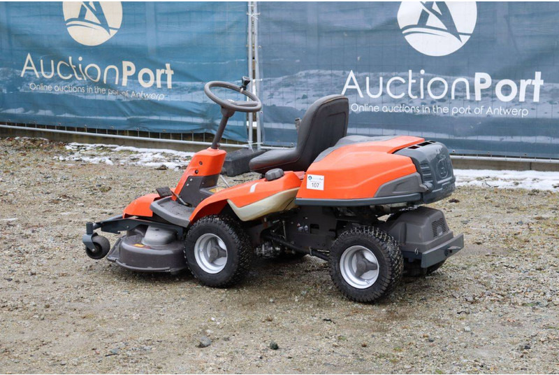 Husqvarna R320 AWD - Garden mower: picture 3 Husqvarna R320 AWD - Garden mower: picture 3