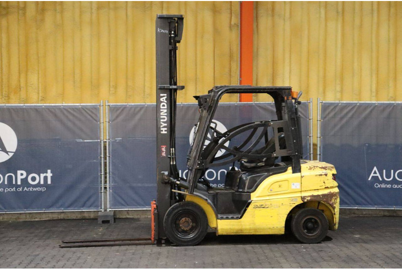 Hyundai 25D-9 - Diesel forklift: picture 2 Hyundai 25D-9 - Diesel forklift: picture 2