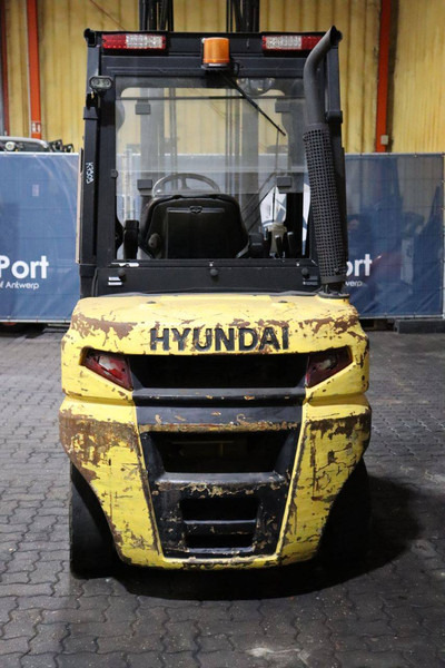 Hyundai 25D-9 - Diesel forklift: picture 5 Hyundai 25D-9 - Diesel forklift: picture 5