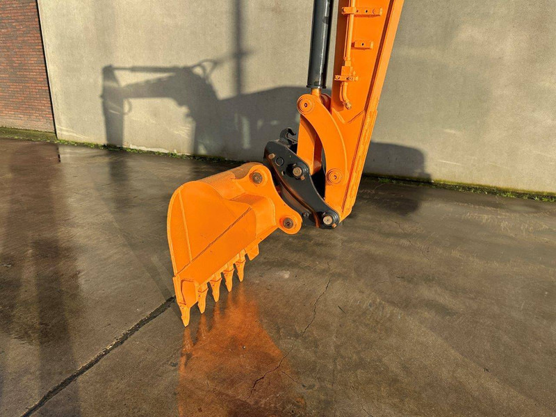 Crawler excavator Hyundai R60VS: picture 8