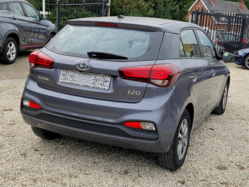 Hyundai i20 1.2 - Sedan: picture 4 Hyundai i20 1.2 - Sedan: picture 4