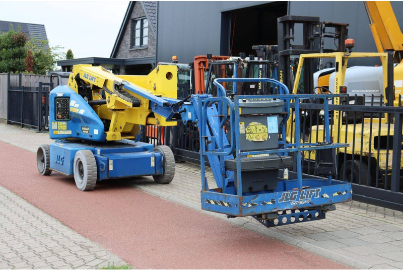 JLG M400AJPN - Articulated boom: picture 4 JLG M400AJPN - Articulated boom: picture 4