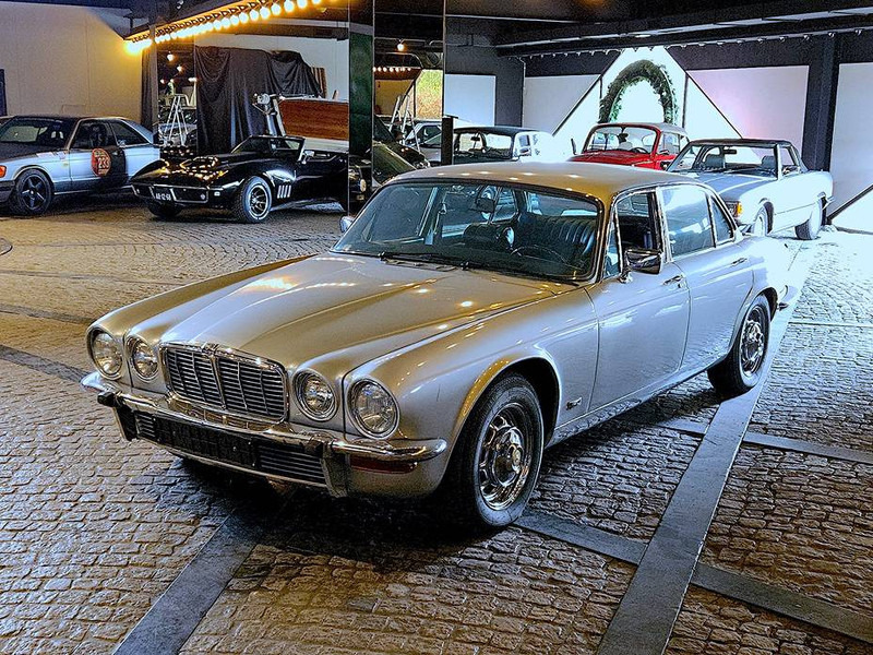 Jaguar XJ (series II) 4.2 Automatic - Sedan: picture 1 Jaguar XJ (series II) 4.2 Automatic - Sedan: picture 1