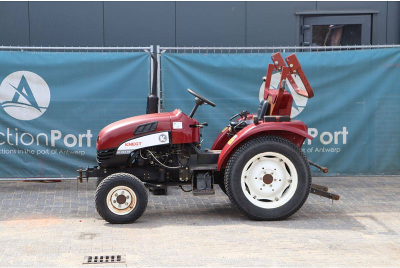 KNEGT DF-254-2 - Farm tractor: picture 1 KNEGT DF-254-2 - Farm tractor: picture 1