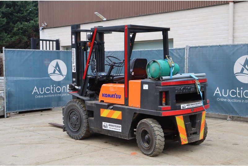 Komatsu V045L233 - LPG forklift: picture 4 Komatsu V045L233 - LPG forklift: picture 4