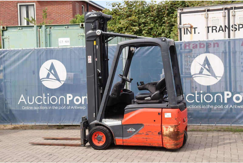 Linde E15-02 - Electric forklift: picture 3 Linde E15-02 - Electric forklift: picture 3