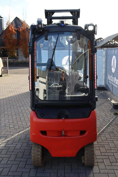 Linde E18PH-02 - Electric forklift: picture 5 Linde E18PH-02 - Electric forklift: picture 5
