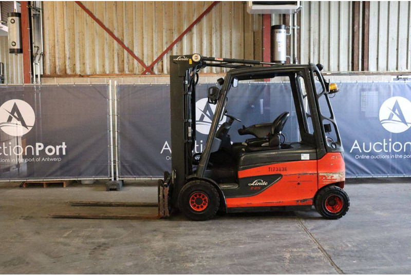 Linde E25PL - Electric forklift: picture 2 Linde E25PL - Electric forklift: picture 2