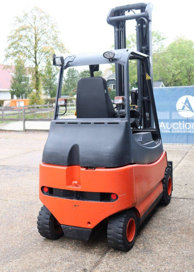 Electric forklift Linde E30/03/600: picture 6