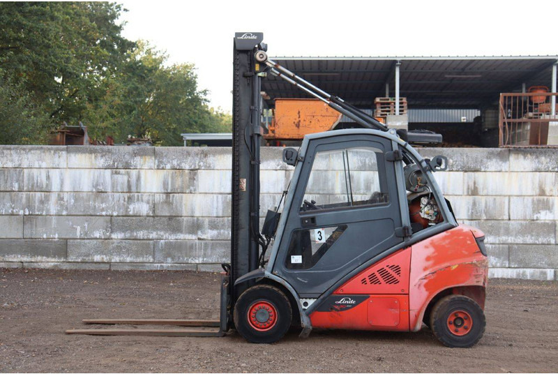 Linde H30CNG-02 - LPG forklift: picture 2 Linde H30CNG-02 - LPG forklift: picture 2