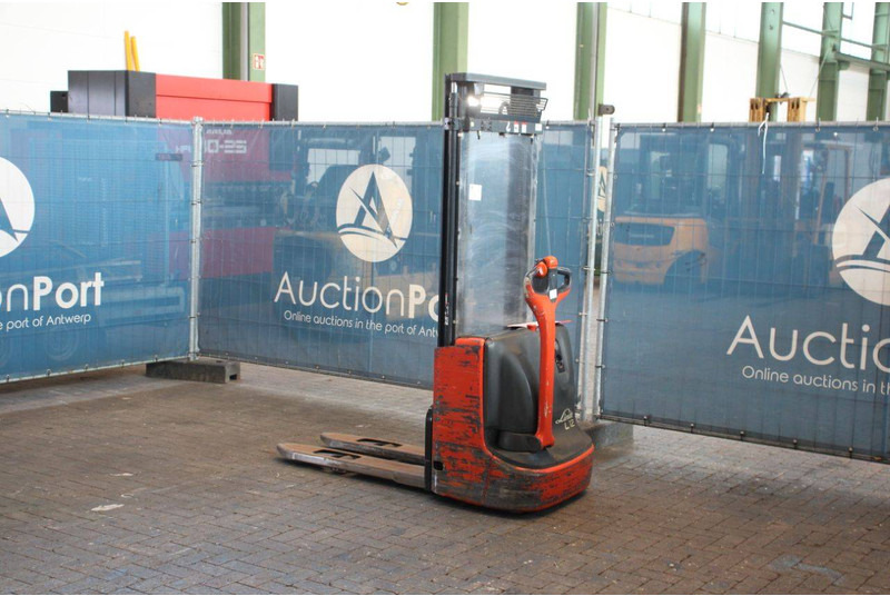 Linde L12 - Stacker: picture 3 Linde L12 - Stacker: picture 3