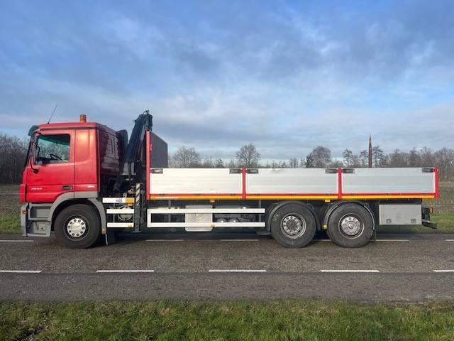 Mercedes-Benz Actros 2832 6x2 - Crane truck: picture 4 Mercedes-Benz Actros 2832 6x2 - Crane truck: picture 4