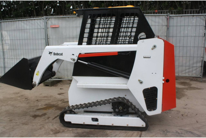 Newkrick JC 25 - Crawler loader: picture 3 Newkrick JC 25 - Crawler loader: picture 3
