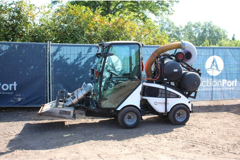Nilfisk City Ranger 2250 - Road sweeper: picture 1 Nilfisk City Ranger 2250 - Road sweeper: picture 1