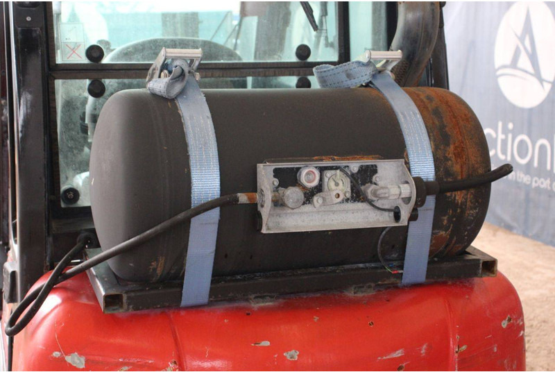 LPG forklift Nissan 25: picture 17