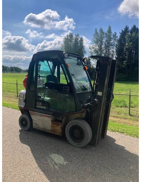 Nissan 25 - LPG forklift: picture 2 Nissan 25 - LPG forklift: picture 2