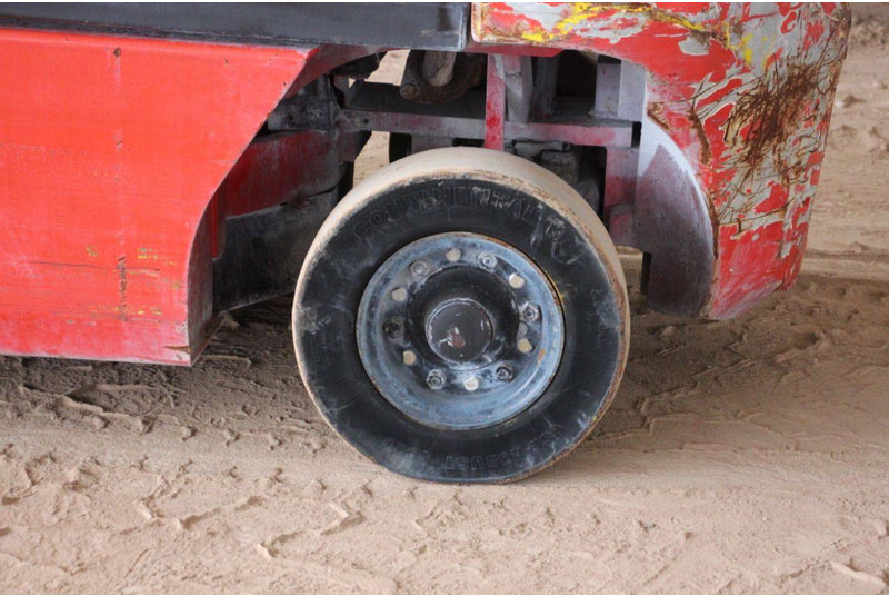 LPG forklift Nissan 25: picture 15