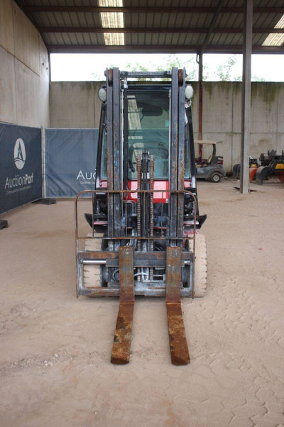 LPG forklift Nissan 25: picture 7