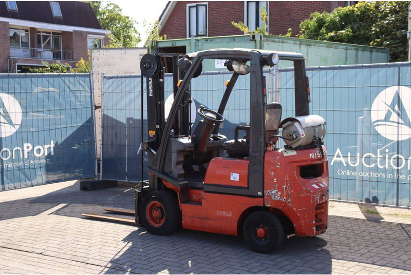 Nissan PD01A15PQ - LPG forklift: picture 3 Nissan PD01A15PQ - LPG forklift: picture 3