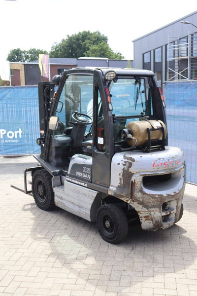 Nissan UD02A25PQ - LPG forklift: picture 4 Nissan UD02A25PQ - LPG forklift: picture 4
