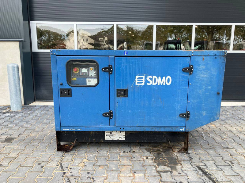 SDMO J44K - Generator set: picture 2 SDMO J44K - Generator set: picture 2