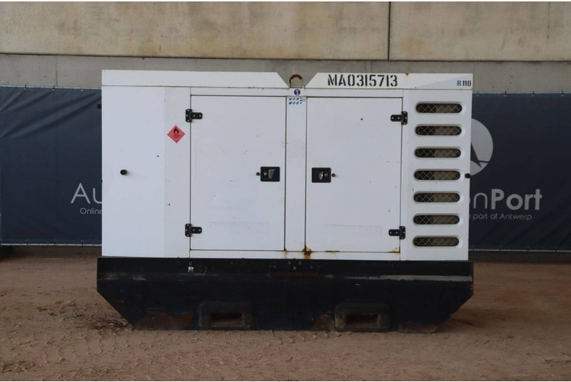 SDMO R110 - Generator set: picture 2 SDMO R110 - Generator set: picture 2