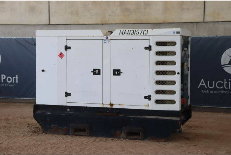 SDMO R110 - Generator set: picture 3 SDMO R110 - Generator set: picture 3