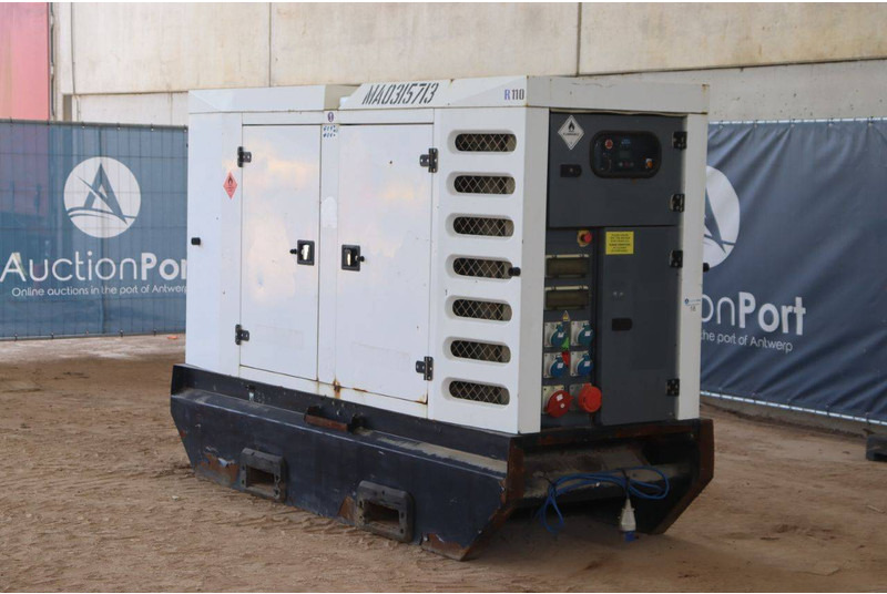 SDMO R110 - Generator set: picture 4 SDMO R110 - Generator set: picture 4
